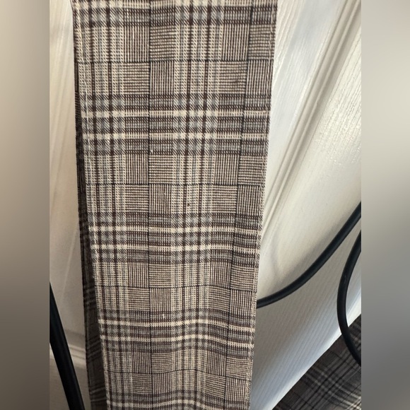 NWT Women's Ruffle Hem Plaid Overall Dress by Hayden In Grey - Picture 3 of 16